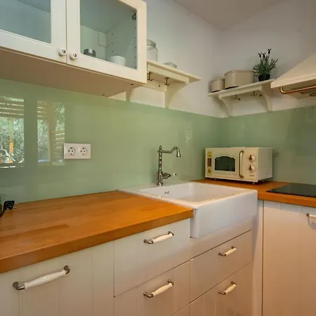 Mobile Rock Samphire 2 Holiday home Pakostane